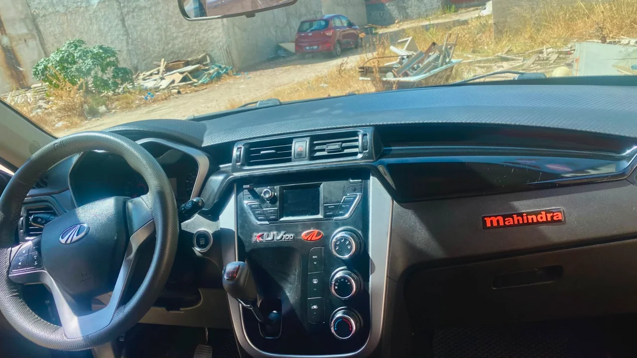 Mahindra KUV 100 - Photo 3
