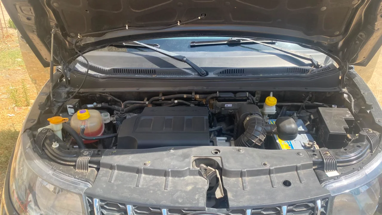 Mahindra KUV 100 - Photo 2