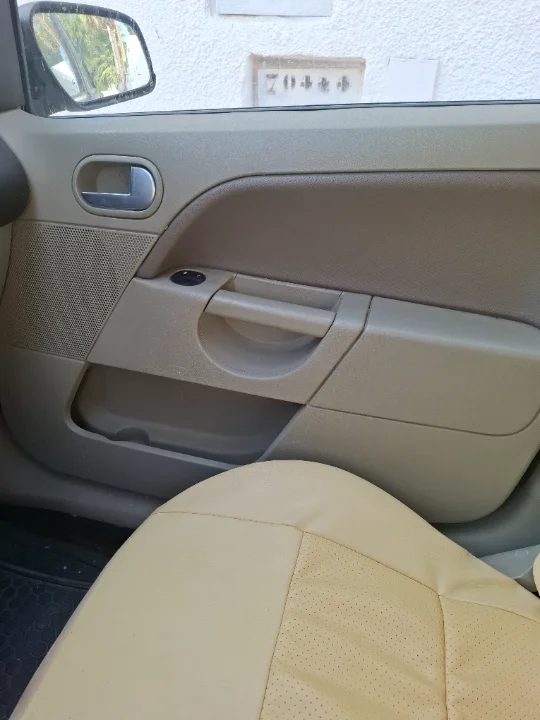 Ford FIESTA - Photo 8