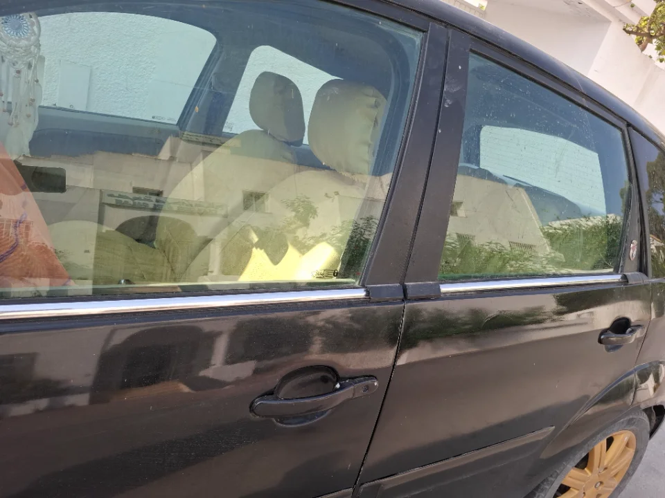 Ford FIESTA - Photo 4