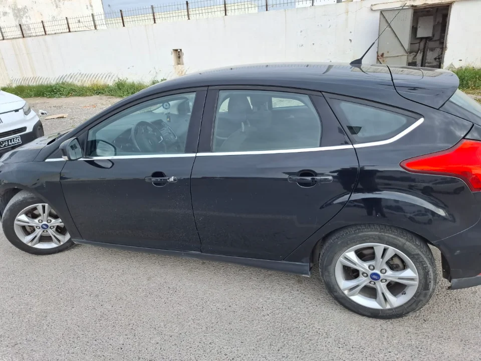 Ford FOCUS - Photo 5