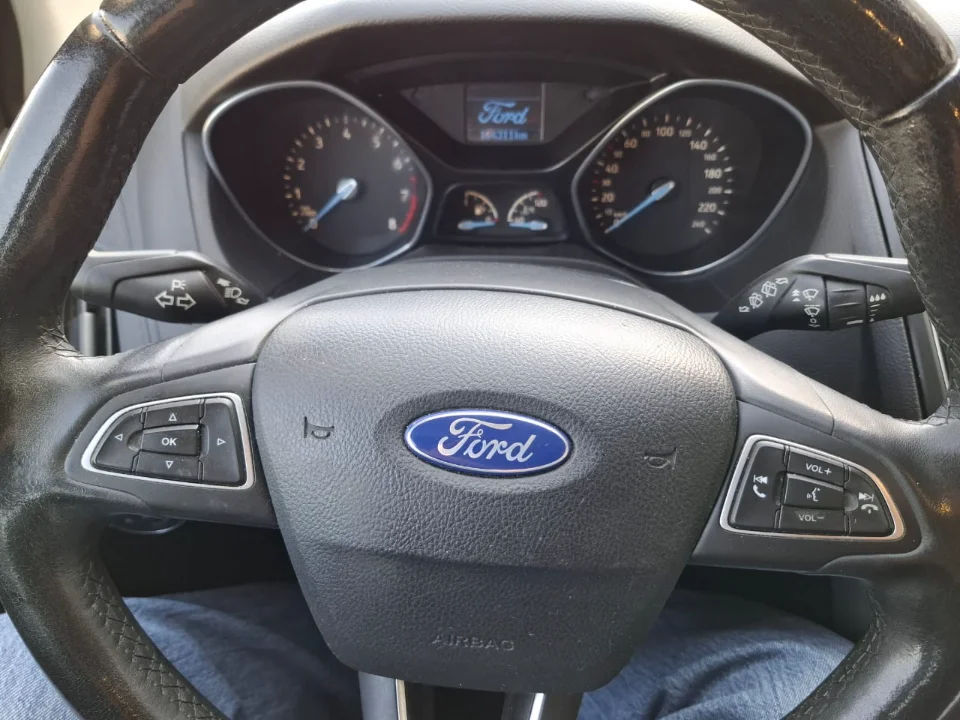 Ford FOCUS - Photo 3