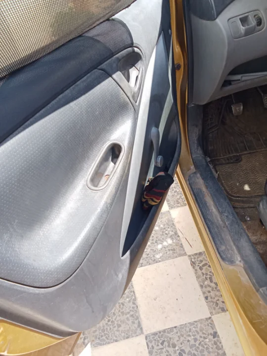 Toyota Yaris - Photo 6