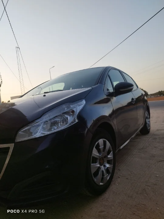 Peugeot 208 - Photo 10