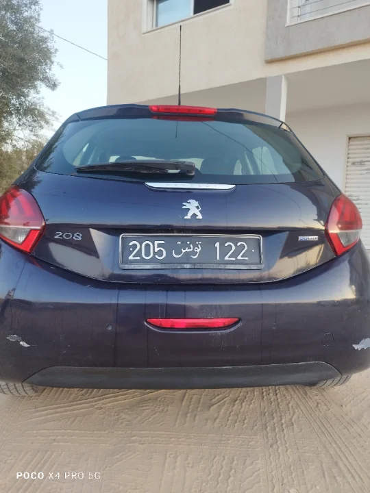 Peugeot 208 - Photo 8
