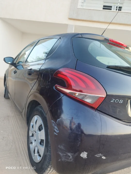 Peugeot 208 - Photo 7