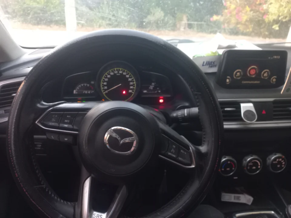Mazda MAZDA3 - Photo 3