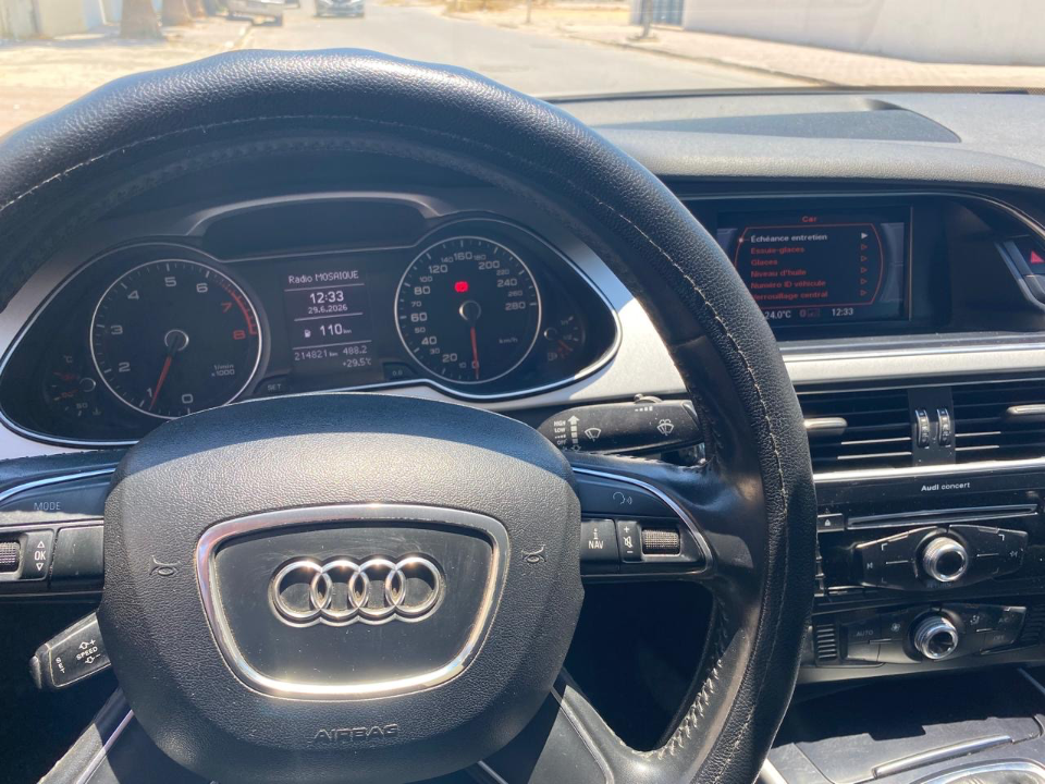 Audi A4 - Photo 2
