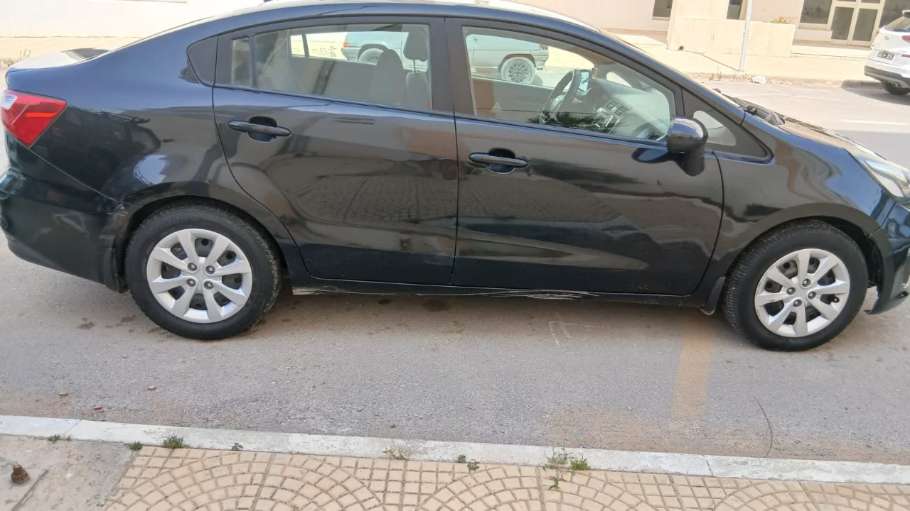 Kia RIO - Photo 3