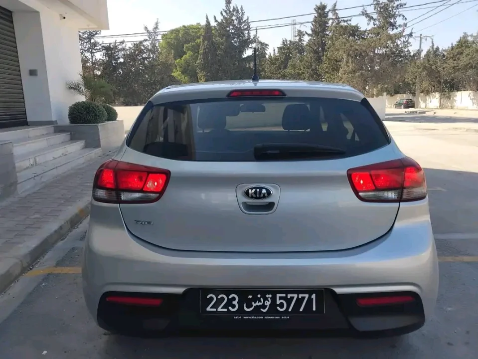 Kia RIO - Photo 6