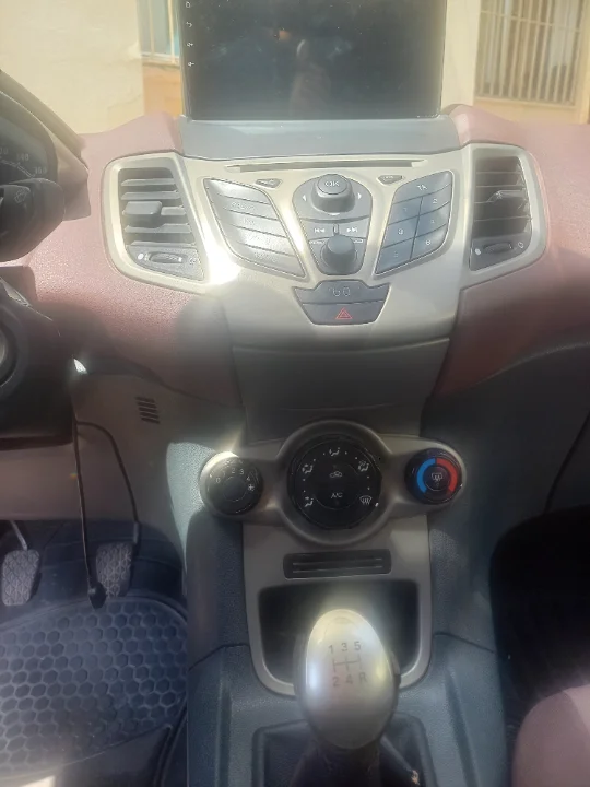 Ford FIESTA - Photo 3
