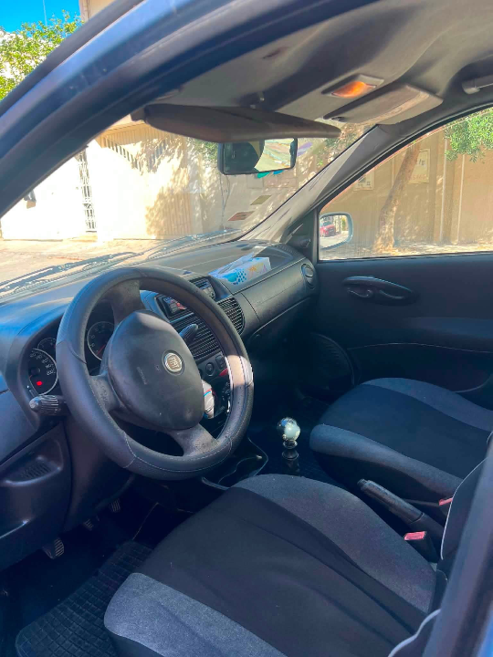 Fiat PUNTO - Photo 4