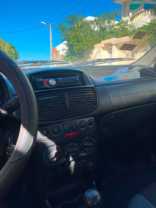 Fiat PUNTO - Photo 2