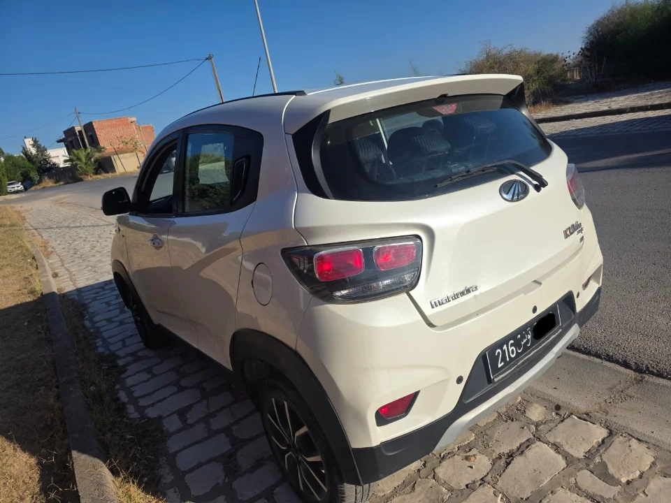 Mahindra KUV 100 - Photo 7