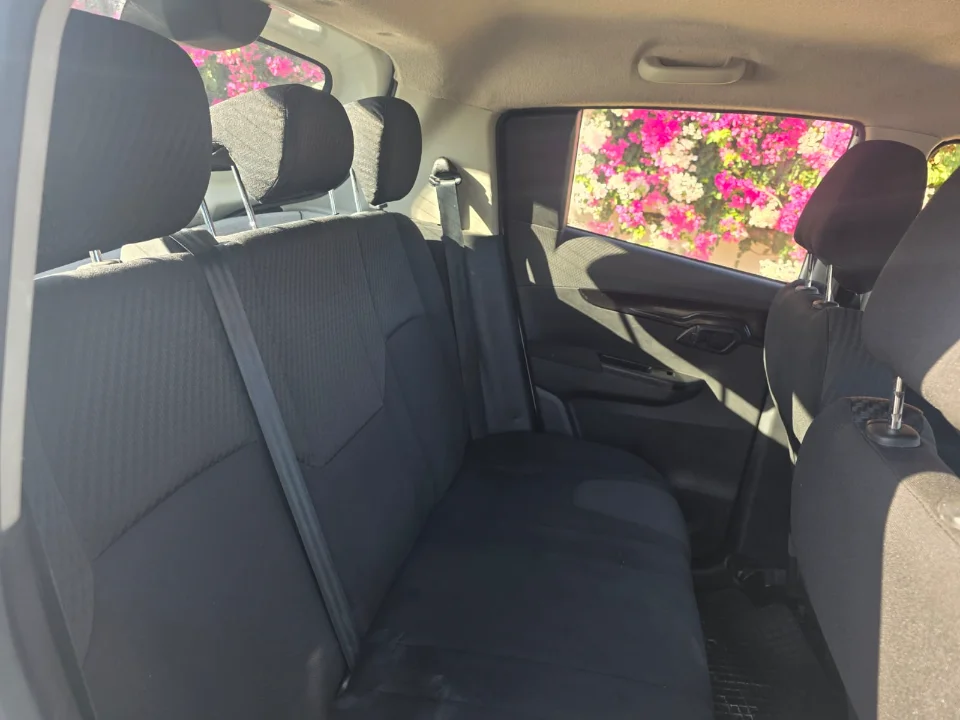 Mahindra KUV 100 - Photo 2