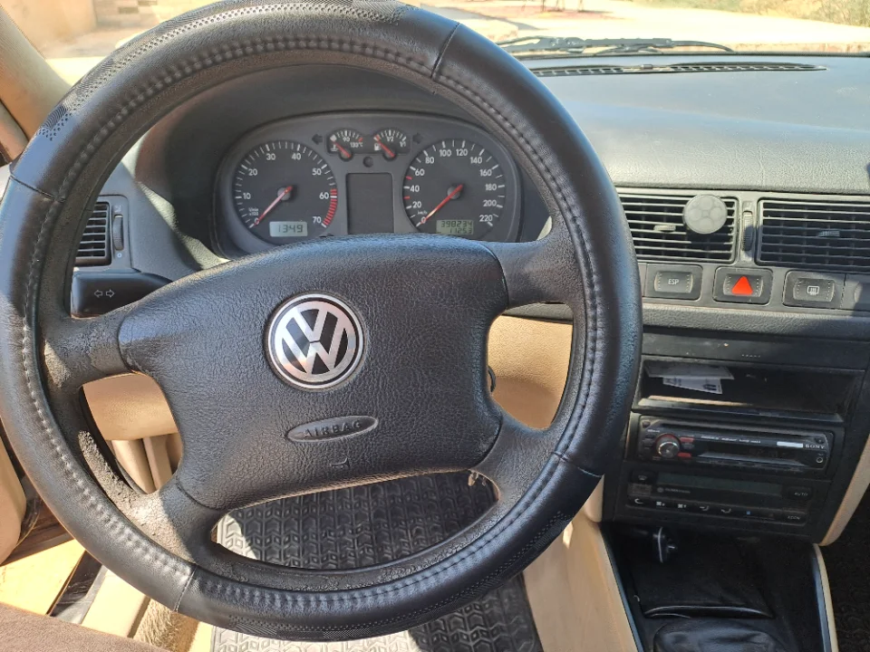 Volkswagen Golf - Photo 2