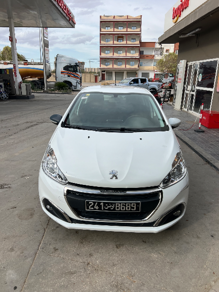 Peugeot 208 2018 Essence