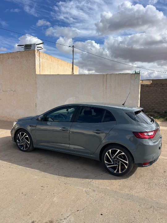 Renault Megane - Photo 4
