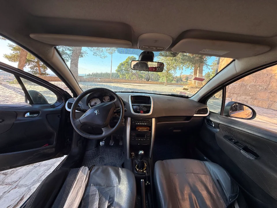 Peugeot 207 - Photo 6