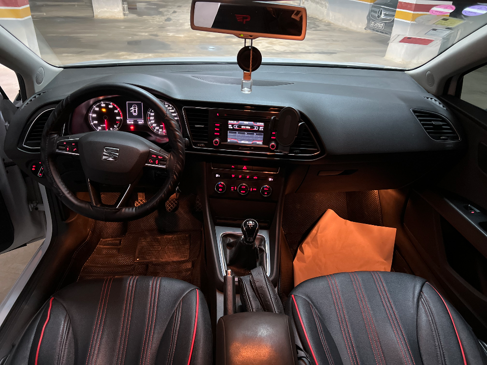 Seat Leon - Photo 4