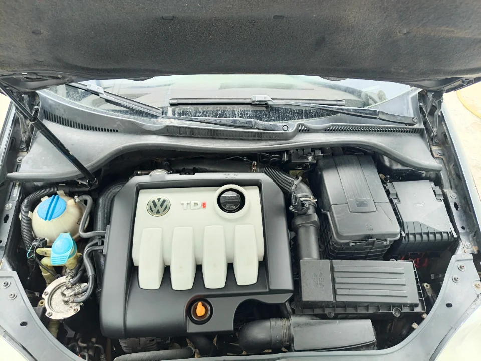 Volkswagen Golf 5 - Photo 2