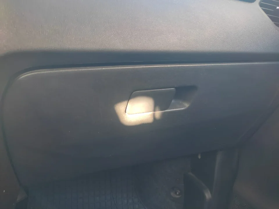 Mahindra KUV 100 - Photo 8