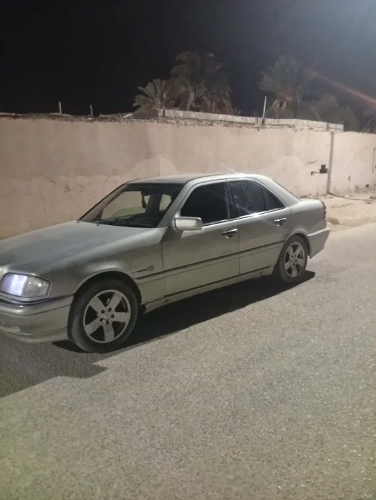Mercedes Classe C - Photo 6