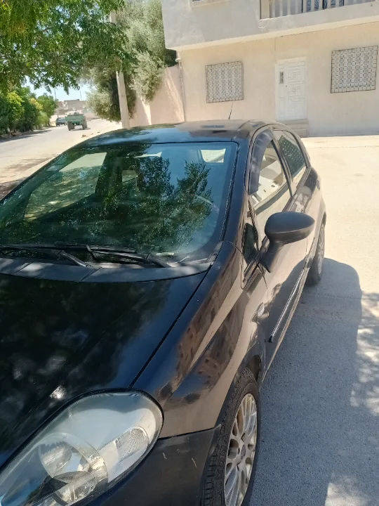 Fiat GRANDE PUNTO - Photo 2