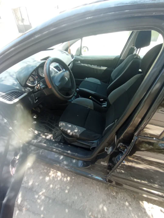 Peugeot 207 - Photo 8