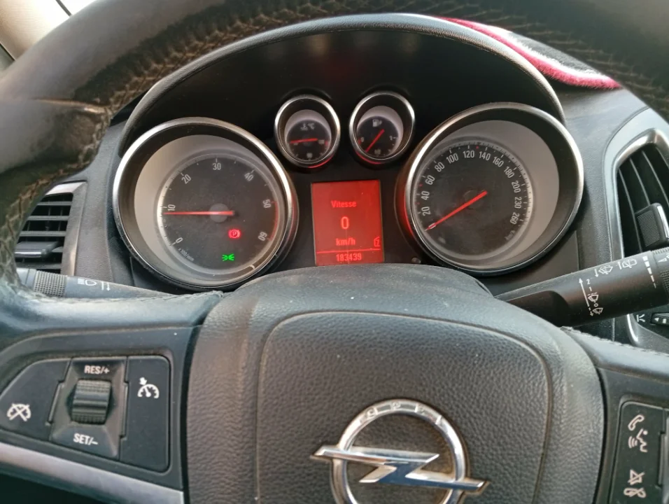 Opel Astra - Photo 2