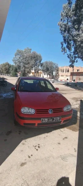 Volkswagen Golf 2000 Essence