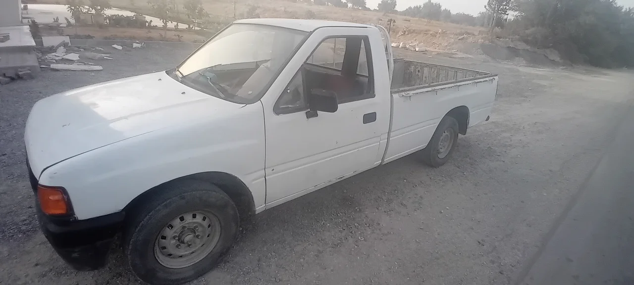 Isuzu AUTRE - Photo 4