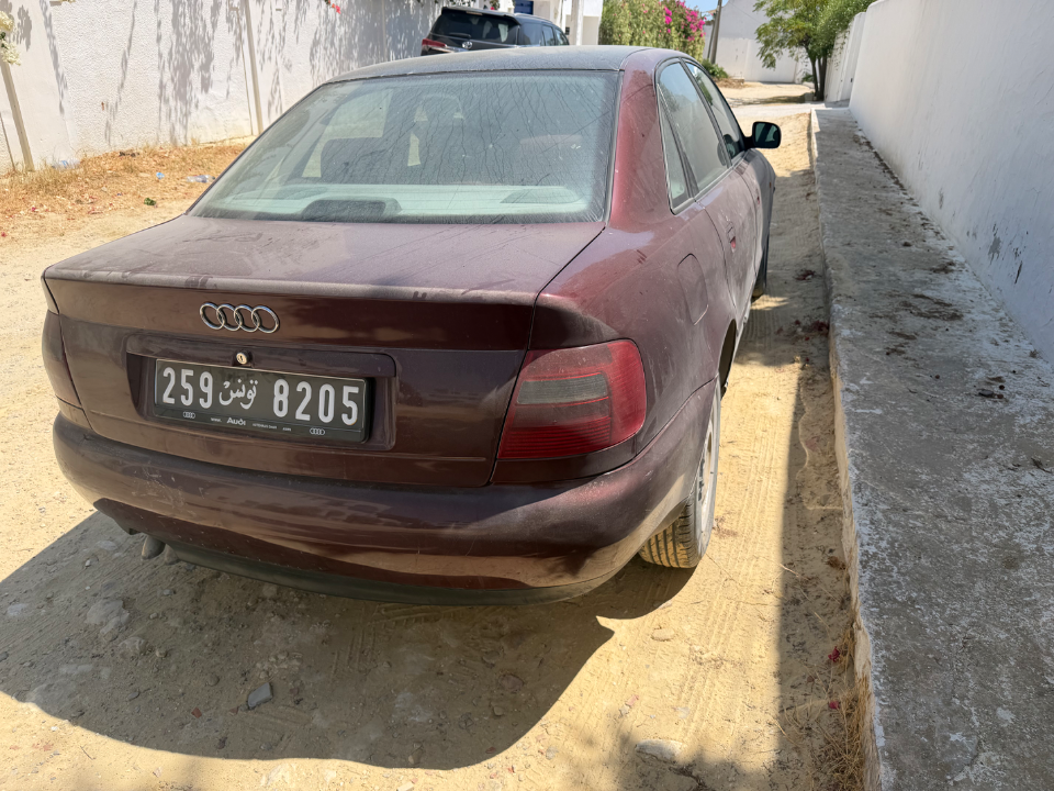 Audi A4 - Photo 2