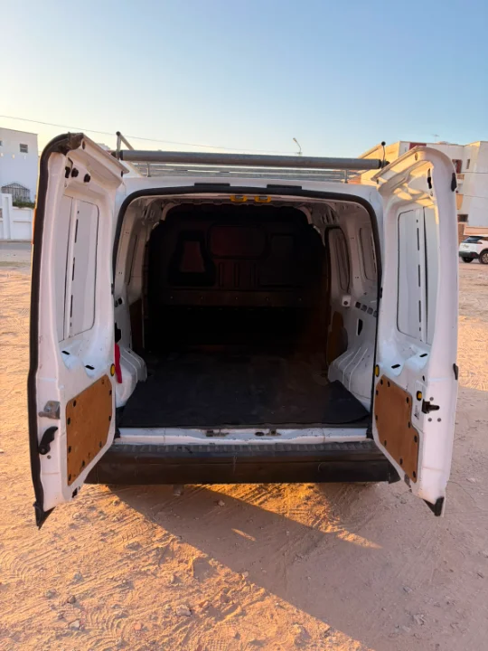 Ford TRANSIT CONNECT - Photo 5