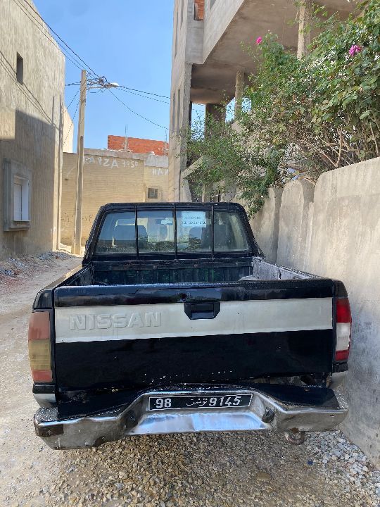 Nissan Navara - Photo 2