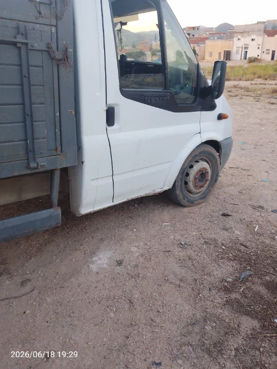 Ford TRANSIT CONNECT - Photo 5