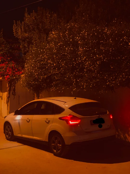Ford FOCUS - Photo 2
