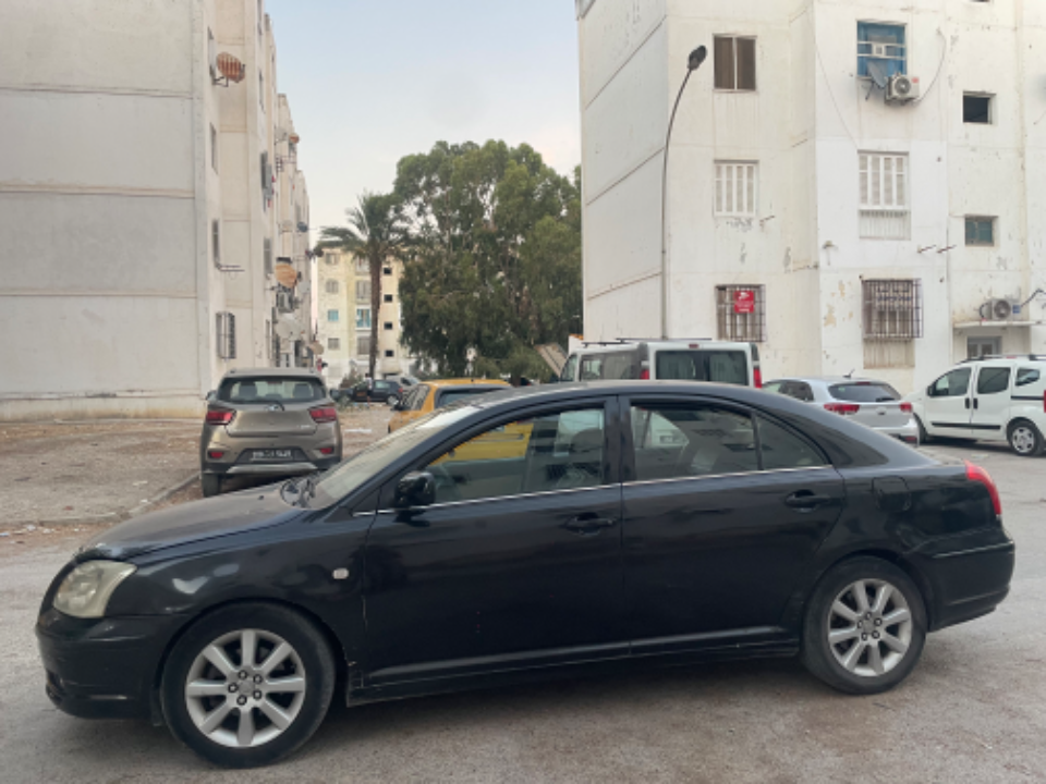 Toyota Avensis - Photo 4