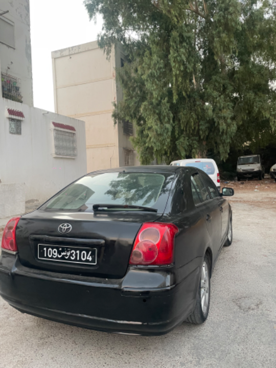 Toyota Avensis - Photo 2
