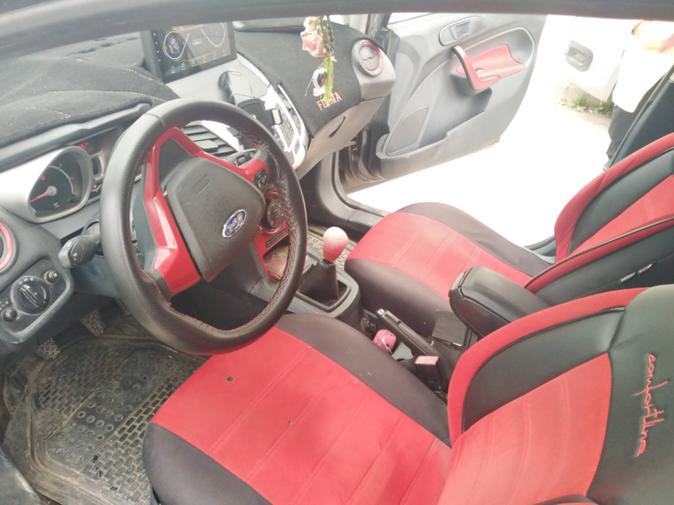 Ford FIESTA - Photo 5