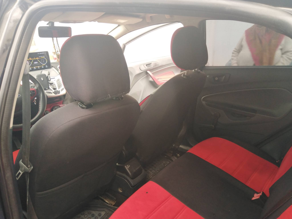 Ford FIESTA - Photo 3