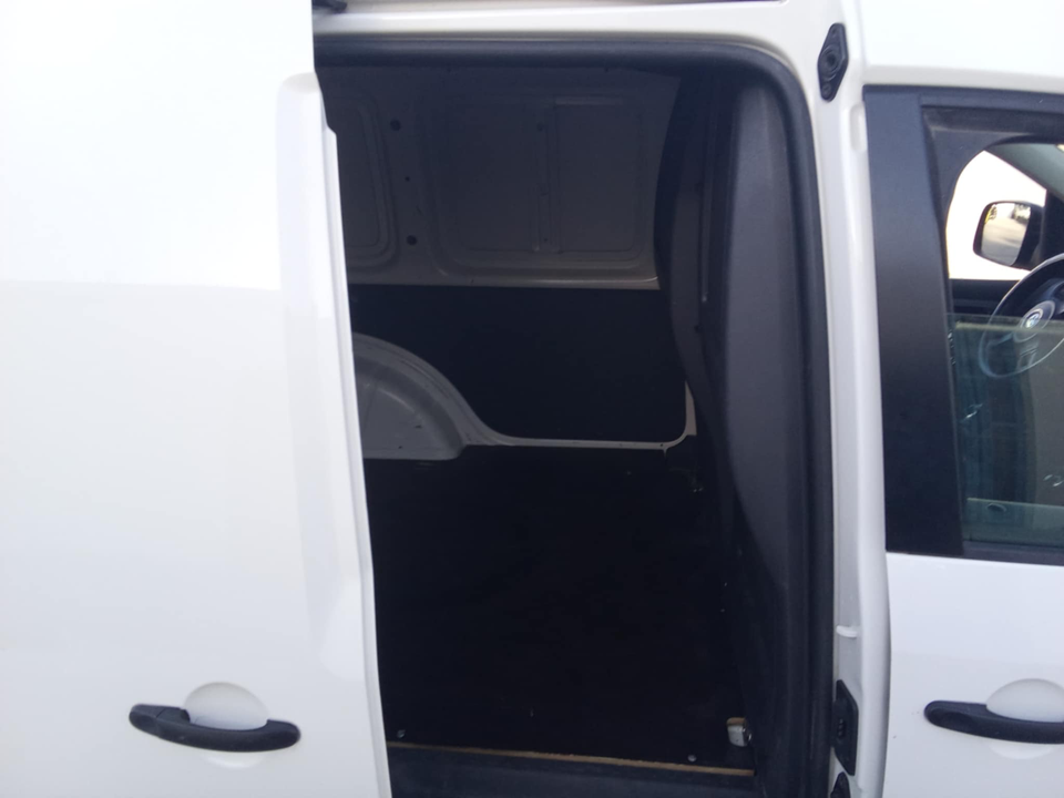 Volkswagen Caddy - Photo 3