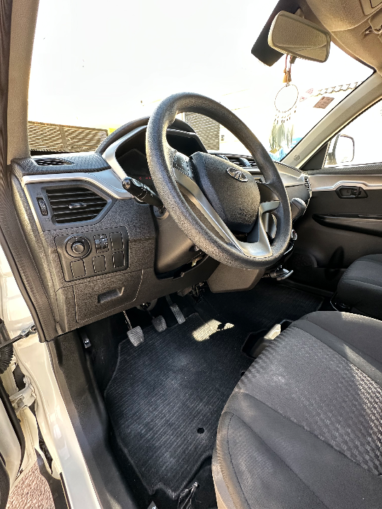 Mahindra KUV 100 - Photo 10