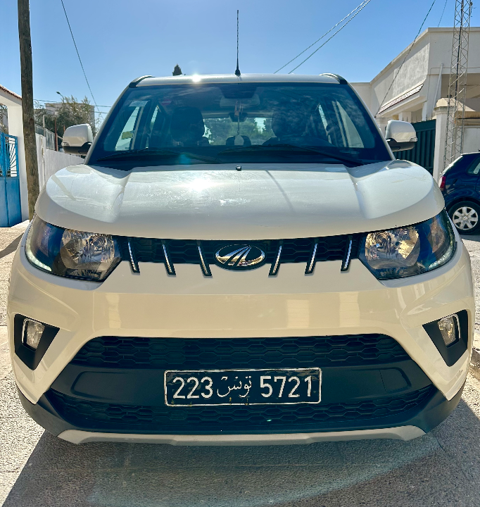Mahindra KUV 100 2023