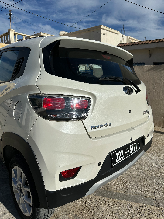 Mahindra KUV 100 - Photo 2