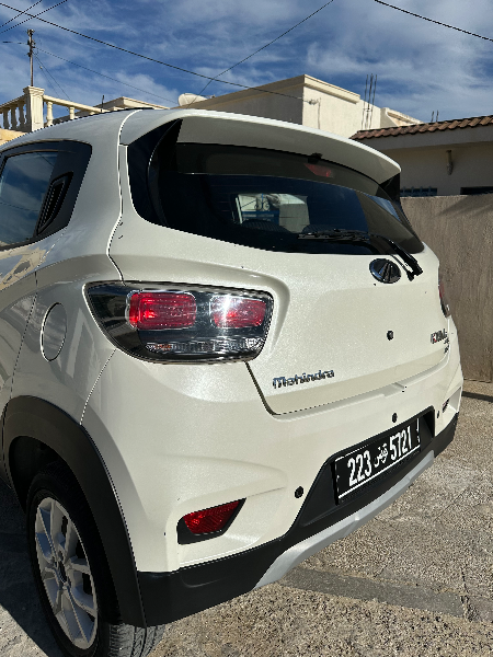 Mahindra KUV 100 - Photo 2