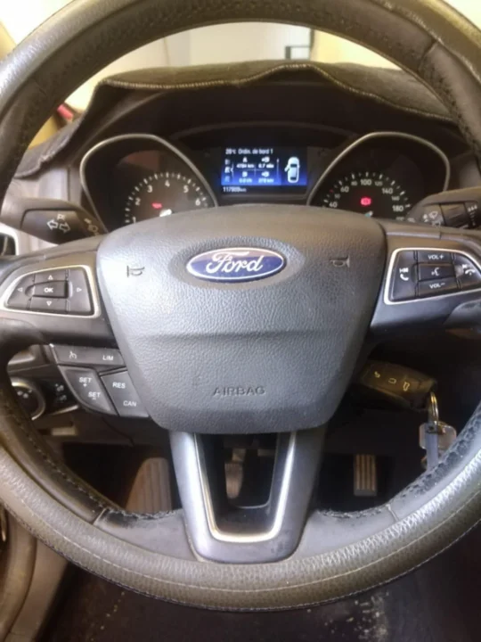 Ford FOCUS - Photo 2