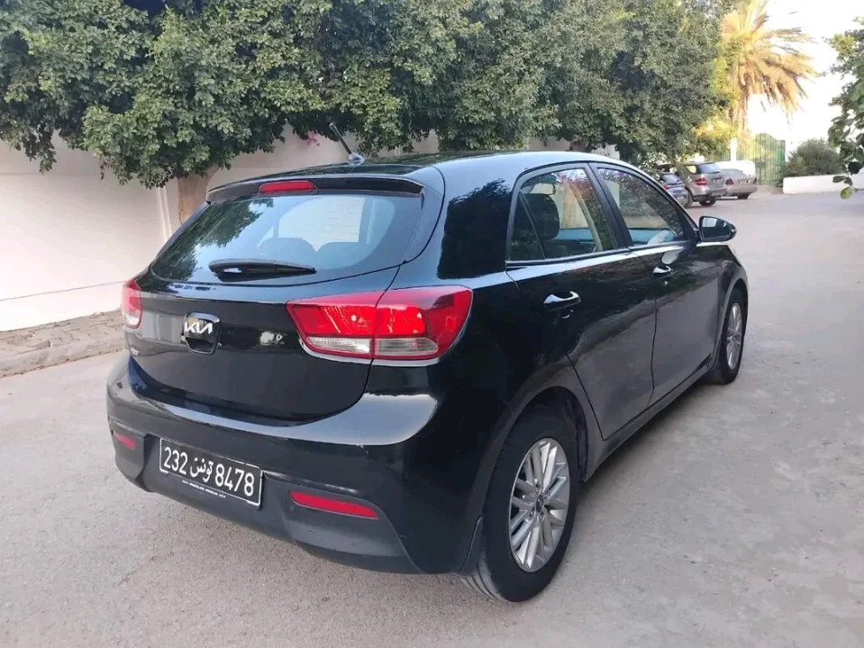 Kia RIO - Photo 7