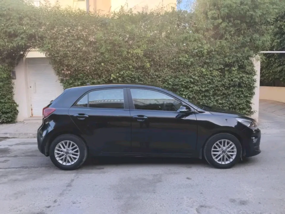 Kia RIO - Photo 4