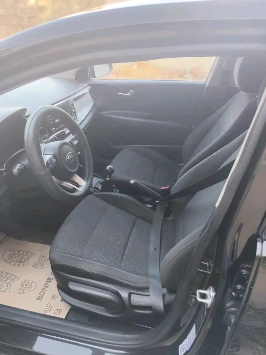 Kia RIO - Photo 2